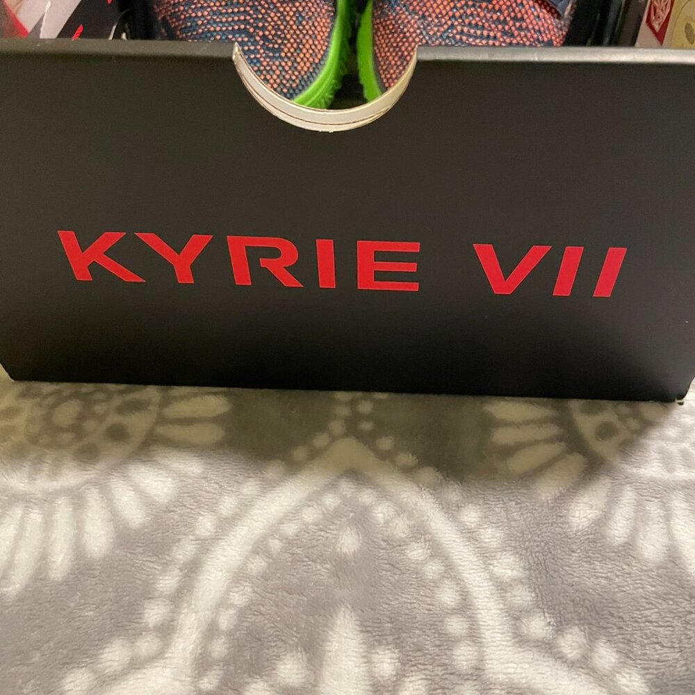 Nike Kyrie 7 Midnight Navy Basketball Shoes Sneakers Neon 🏀 Men's Size 9- used - Picture 2 of 16